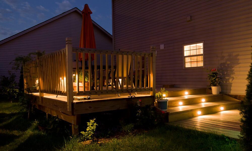 Outdoor landscape lighting